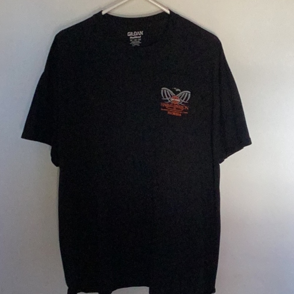Gildan tshirt